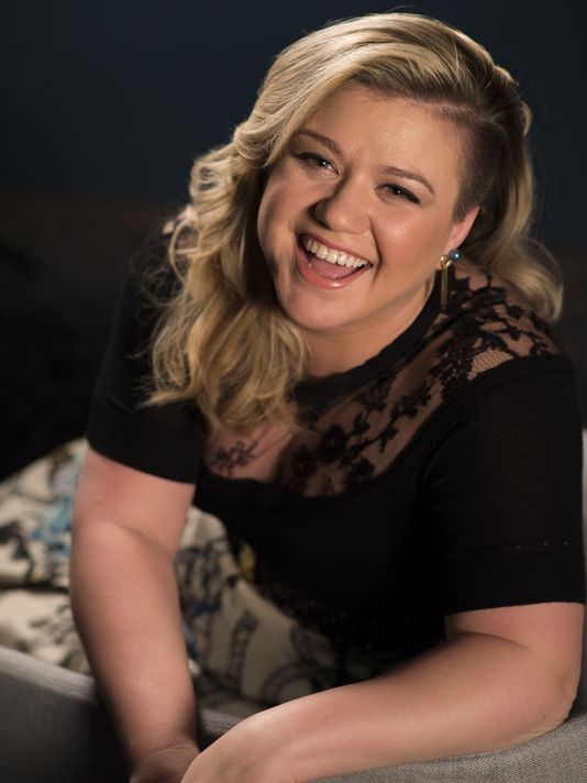 Portrait of Kelly Clarkson