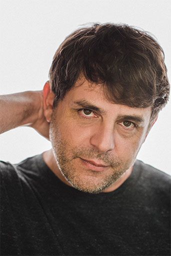 Portrait of Rhett Akins